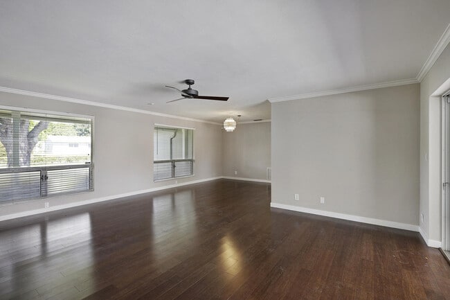 Building Photo - 800 SW 12th Ave