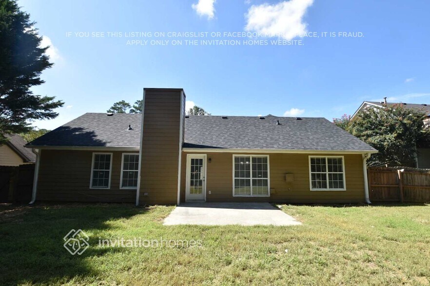 Building Photo - 1015 Mercury Dr SE