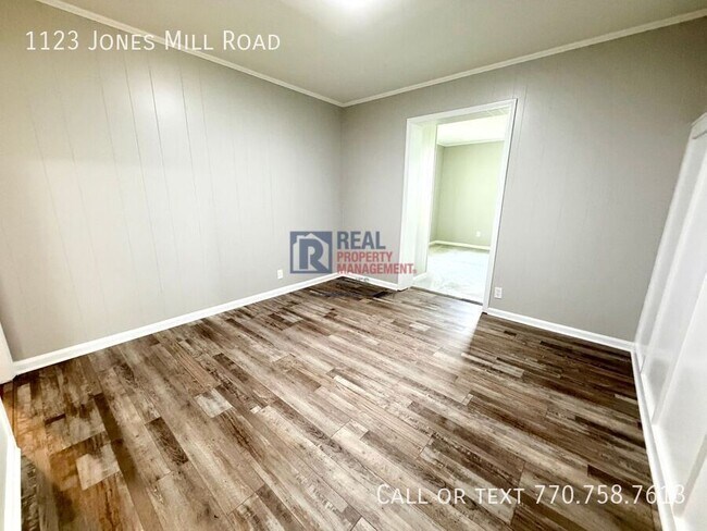 Building Photo - 1123 Jones Mill Rd