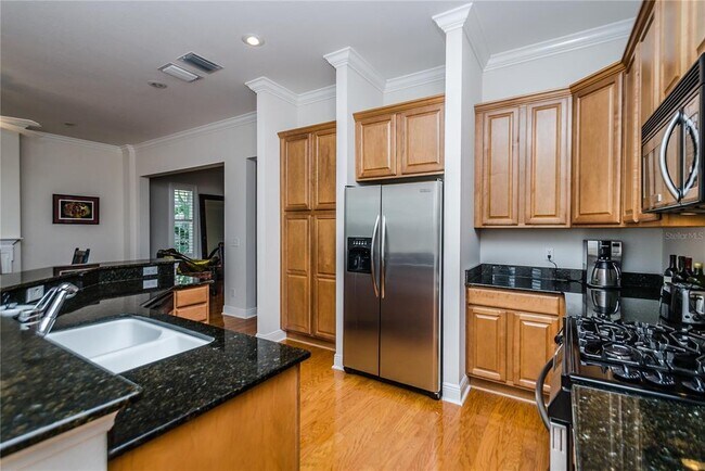 Building Photo - 924 Hemingway Cir