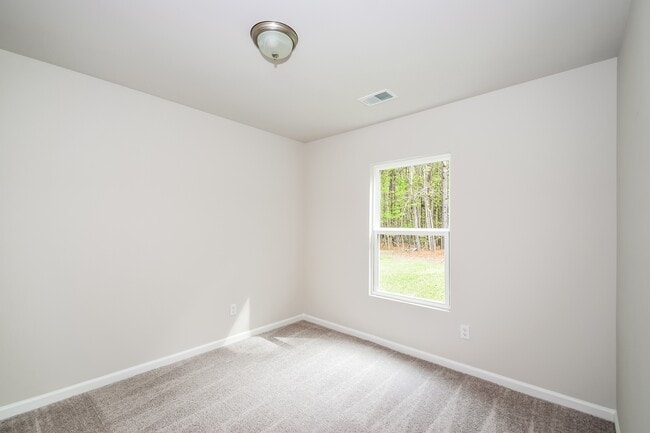 Building Photo - 29 Lake Pamona Rd