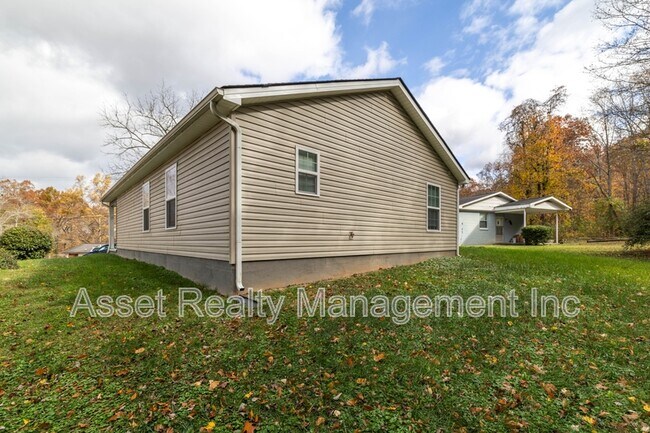 Building Photo - 112 Bennett Ln