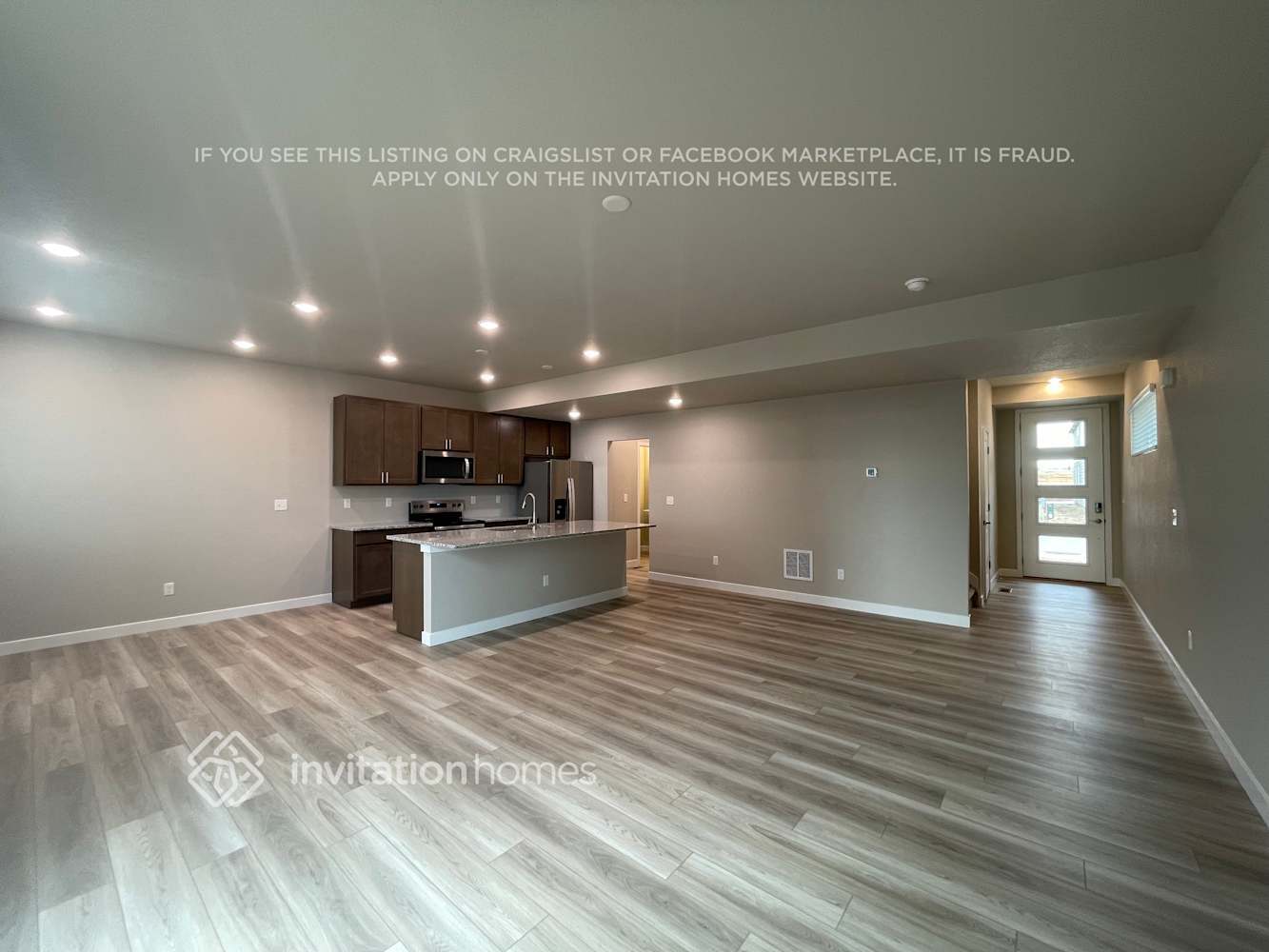 Building Photo - 13593 Arriba Dr