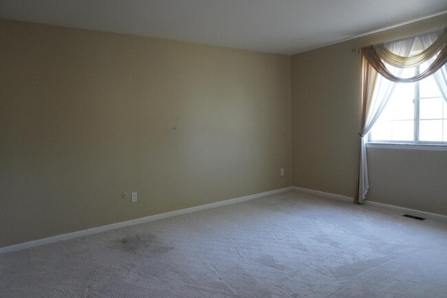 Building Photo - 4415 Fox Hill Dr
