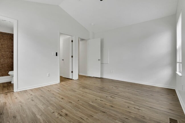 Building Photo - 3115 Omega Dr