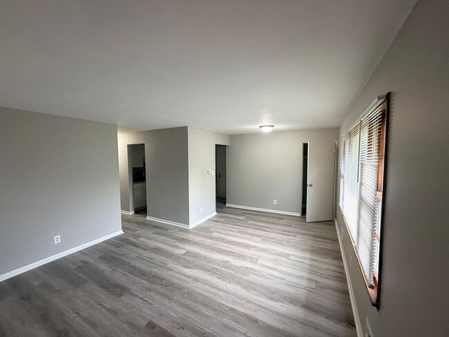 Building Photo - 796 S Ashburton Rd