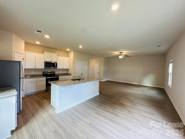 Building Photo - 6322 Lowe Ln