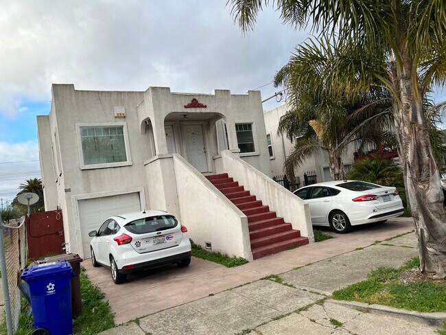 Primary Photo - 301 Ripley Ave