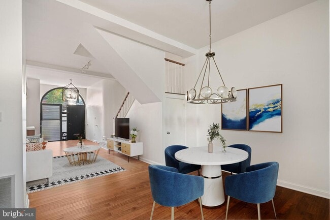 Building Photo - 317 S 18th St