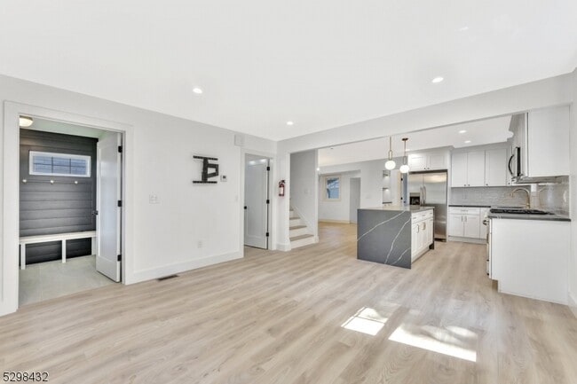 Building Photo - 317 Montclair Ave