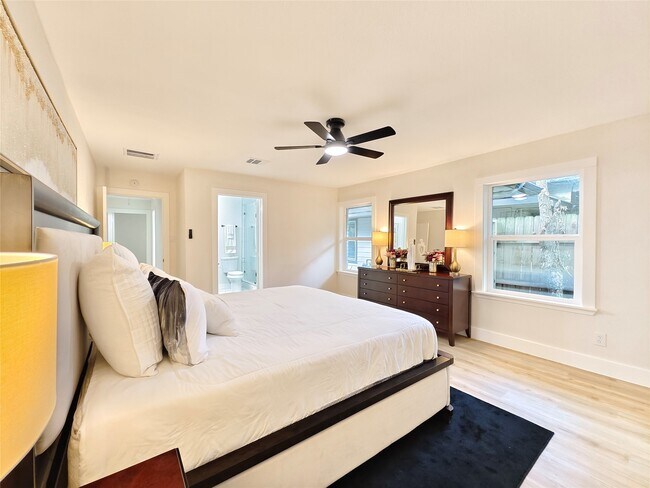 Building Photo - 9906 Bassoon Dr