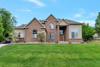 Building Photo - Jewel up in Alpine