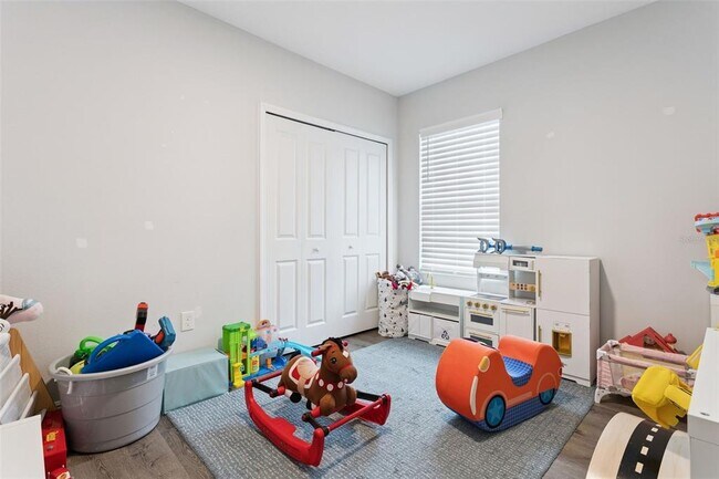 Building Photo - 543 Finch Ct