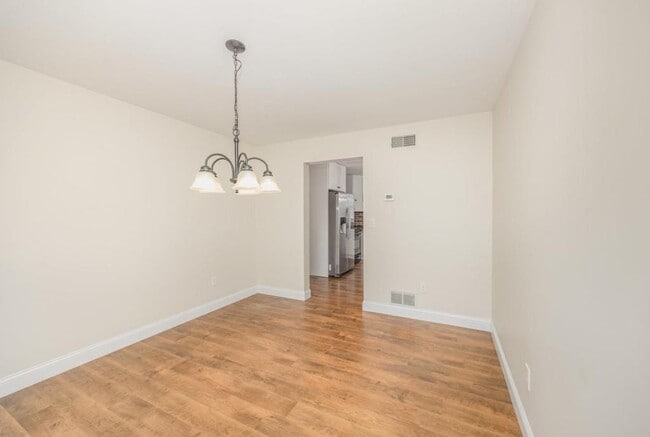 Building Photo - 125 Fieldstone Dr