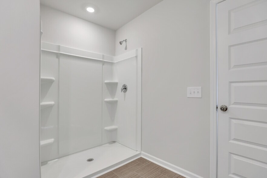 Master Bath - 8049 Reagan Way