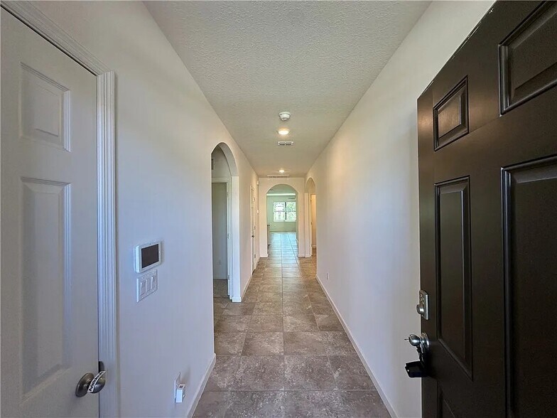 Building Photo - 4131 Keeson Cir