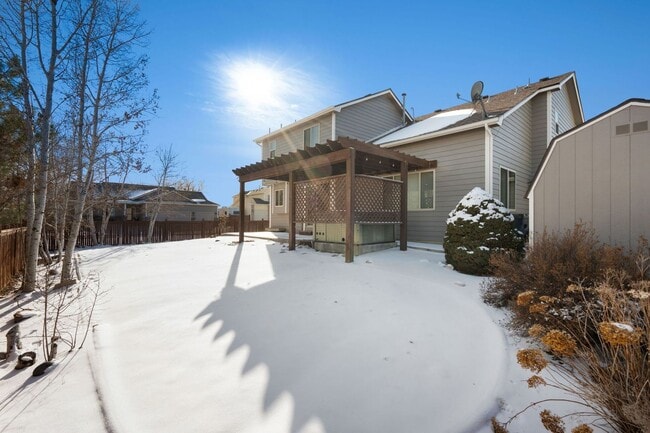 Building Photo - Spacious 5-Bedroom, 4-Bathroom home in Wes...