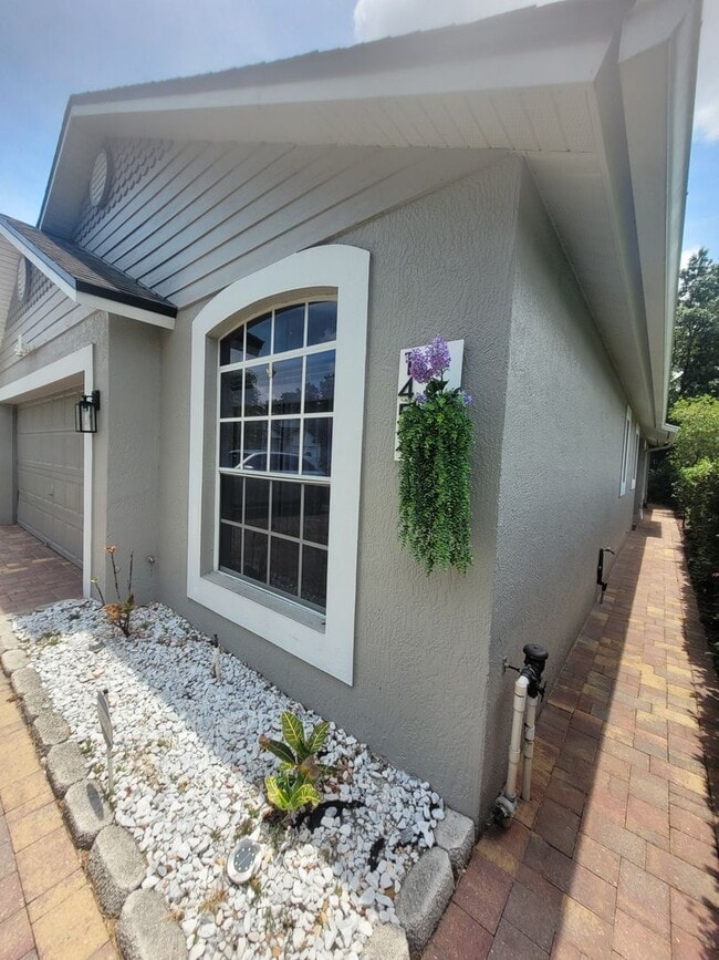 Building Photo - Modern 3 Bed, 2 Bath Home in Chelsea Parc ...