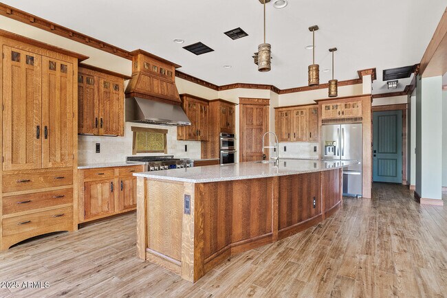 Building Photo - 3123 E Cat Balue Dr
