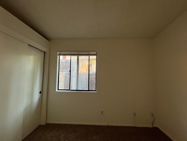 Building Photo - 309 Oak Meadow Ln