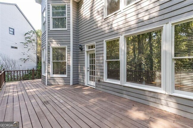 Building Photo - 651 Briarleigh Way