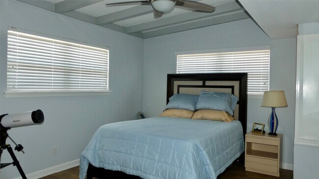 Building Photo - 58 Lakeside Dr