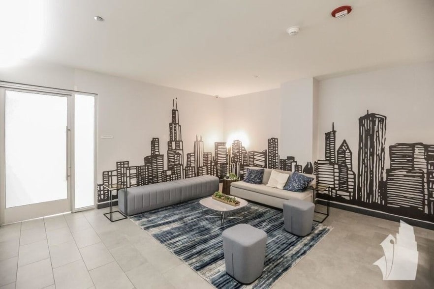 Building Photo - 4334 N Hazel St