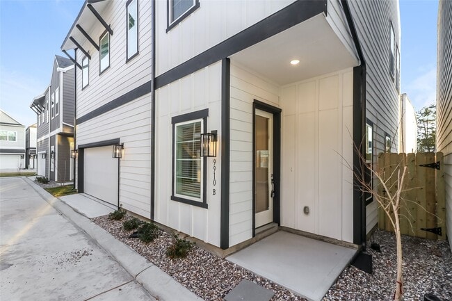 Building Photo - 9910 Clark Rd