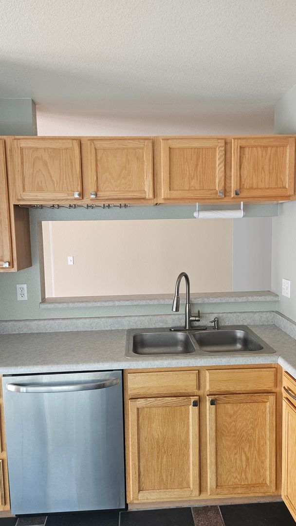 Building Photo - Cute 2 Bed Townhome in Southeast Fort Collins