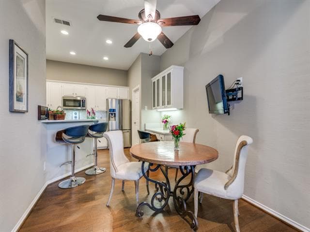 Building Photo - 10805 Stone Canyon Rd