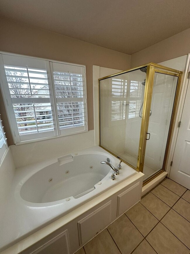 Building Photo - 4 Bed | 2.5 Bath Home in Clinton – Ready for Move-In!