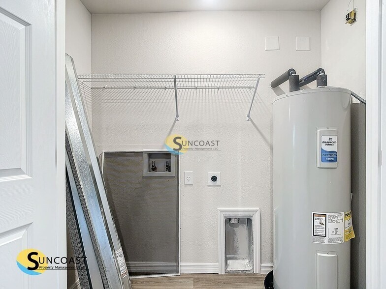 Building Photo - 27165 Washington St