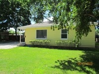 Building Photo - Roommate Needed for 3 Bed Home Close to Bo...
