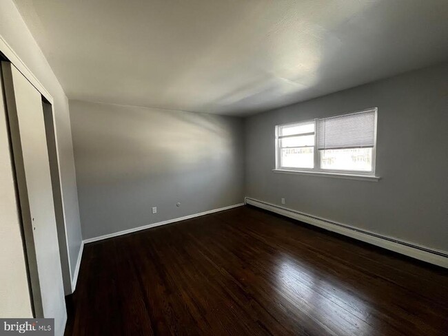 Building Photo - 91 Oak St