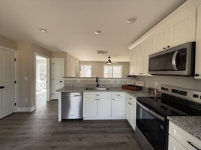 Building Photo - 91 7th St