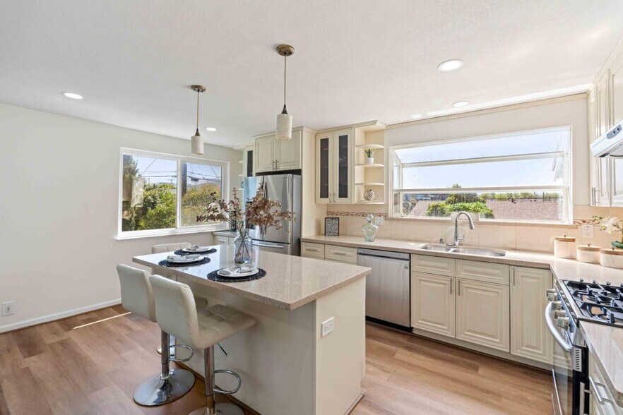 Building Photo - 1677 Calabazas Blvd
