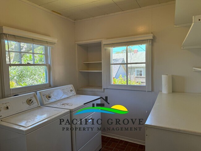 Building Photo - Delightful 3-Bedroom, 2 bath home in Pacif...