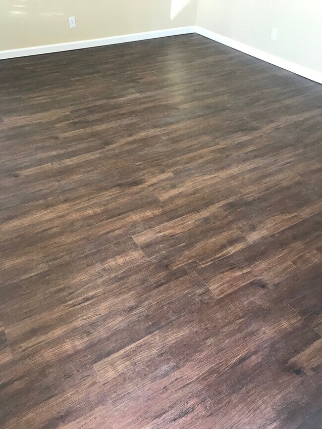 Building Photo - Clovis home for rent.