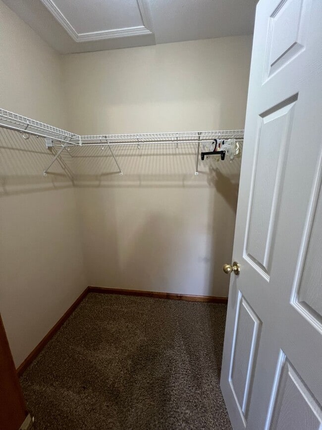 Building Photo - Move in ready 2 bedroom 1.5 bath Chatham Townhouse