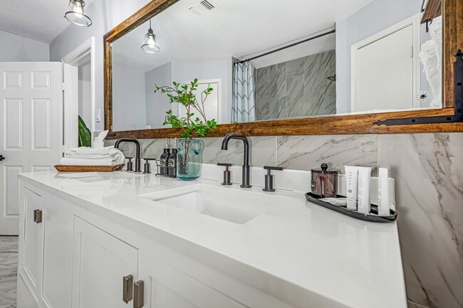 Building Photo - 13330 Trompilla Ln