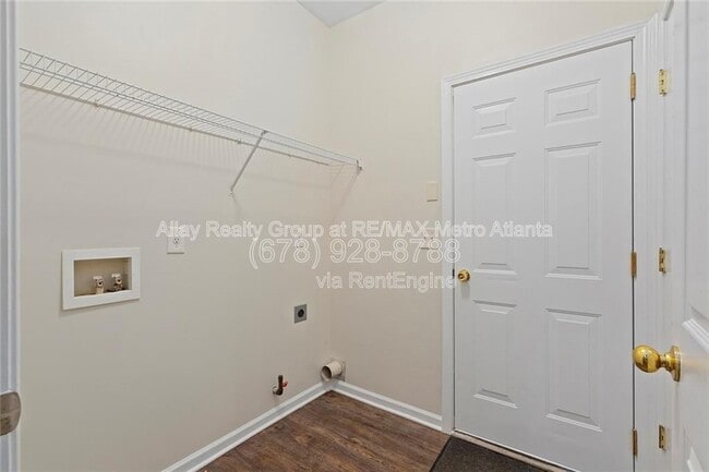 Building Photo - 3300 Suttles Dr SW