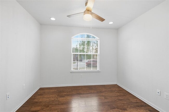 Building Photo - 11912 Jamie Dr