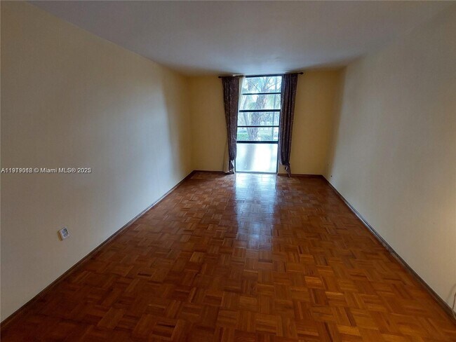 Building Photo - 16851 NE 23rd Ave