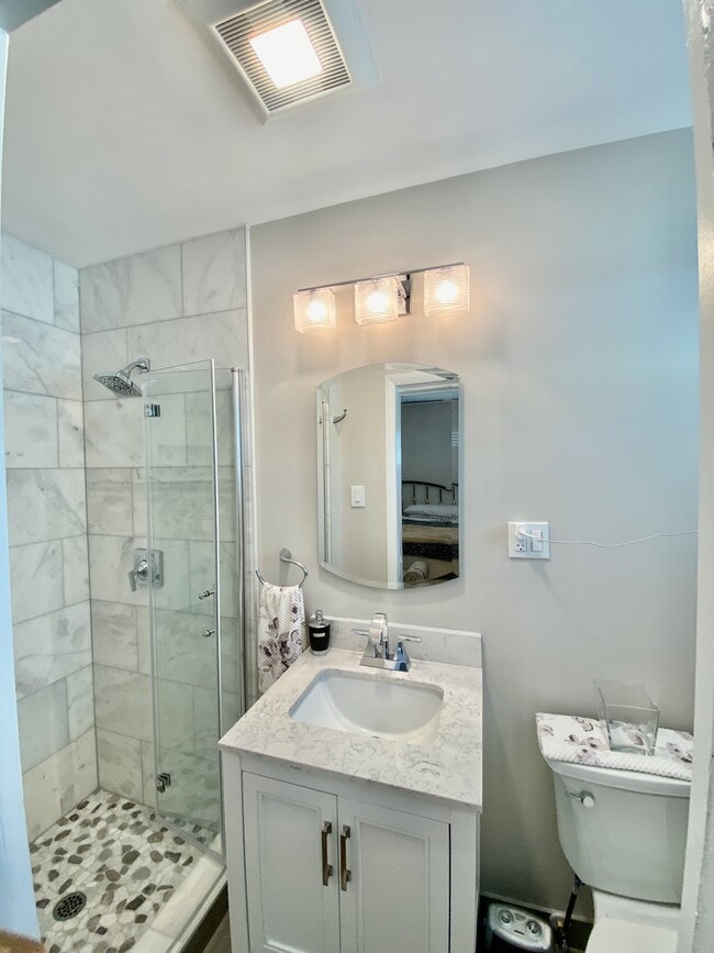 Building Photo - 5307 Pooks Hill Rd