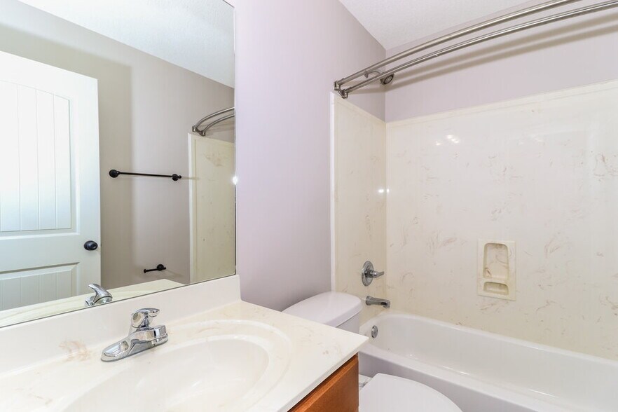 Building Photo - 10247 Morning Hill Dr