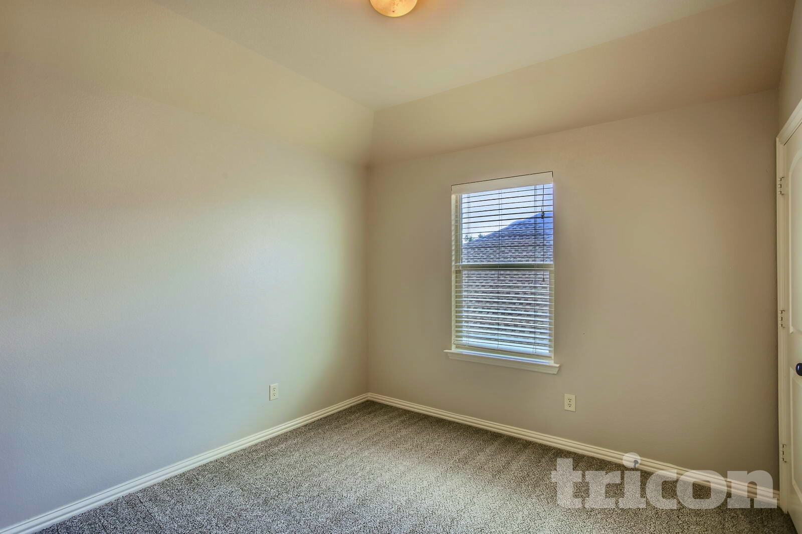 Building Photo - 396 Florence Dr