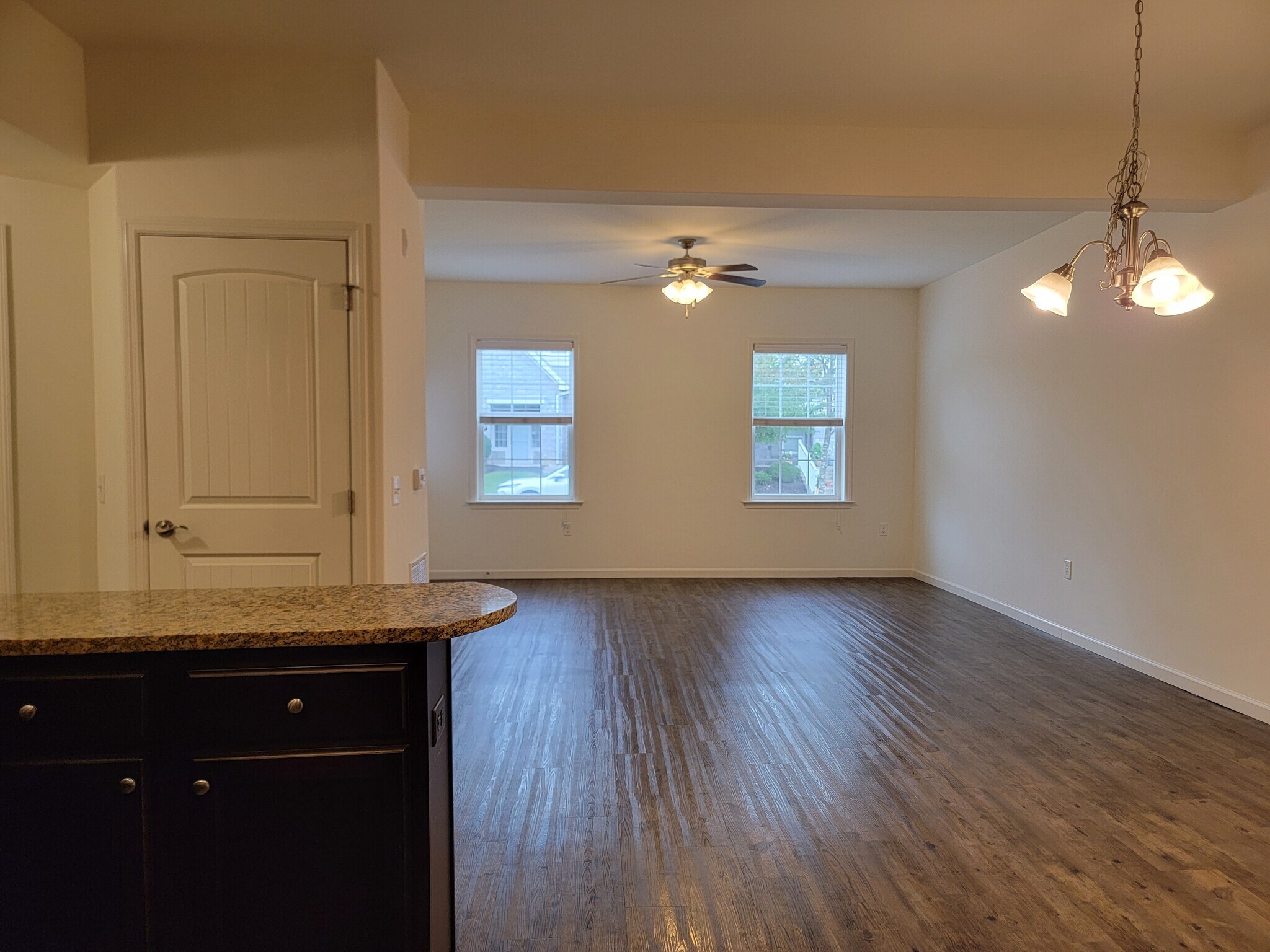 Building Photo - 619 Thornberry Ln