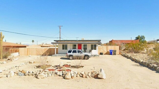 Primary Photo - Charming 1 Bedroom 1 Bathroom Home