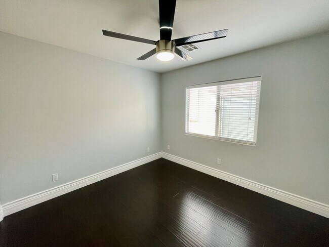 Building Photo - BEAUTIFUL HOME IN RHODES RANCH GUARD GATED COMMUNITY! AMMENITIES INCLUDE COMMUNITY BASKETBALL COU...