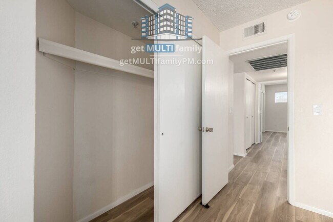 Building Photo - 11640 N 51st Ave